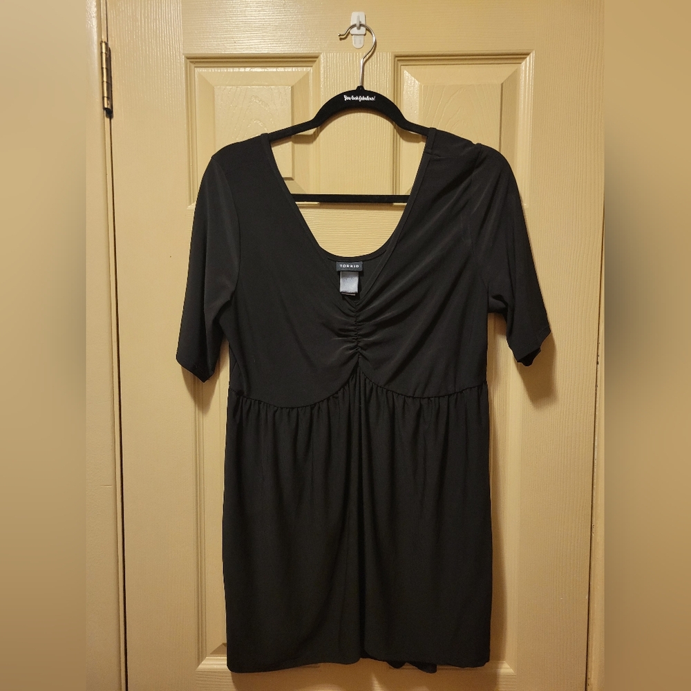 🌻Torrid Black Short Sleeve Babydoll High Low Tunic Size 0 - Very Good Condition